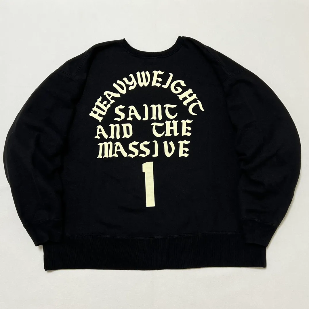 SAINT Mxxxxxx CREW SWT/IT'S SAINT/BLK Flocked SAINT sweatshirt Black S-XL ⚠️Note: This is flocking printing, not glue or crack paste. Don’t buy what you see in the picture. Short and loose fit. Both front and rear necklines are curved. Electrostatic flocking printing technology. Correct accessories. Fruit main mark/little angel anti-counterfeiting label.